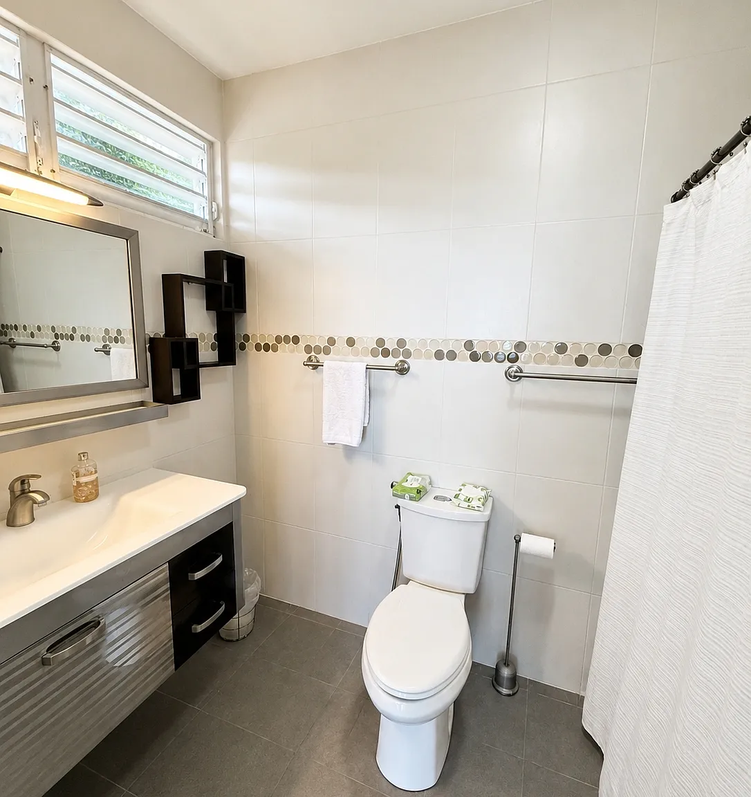 3 bed, 2.0 bath, 2229 sqft — Photo 3