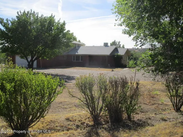 3700 Peace Valley Rd, Farmington, NM 87402