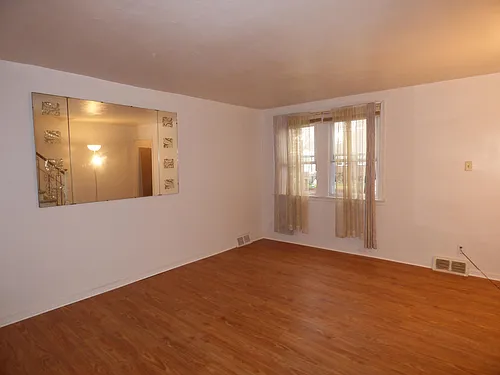 3340 Lansing St Photo 1