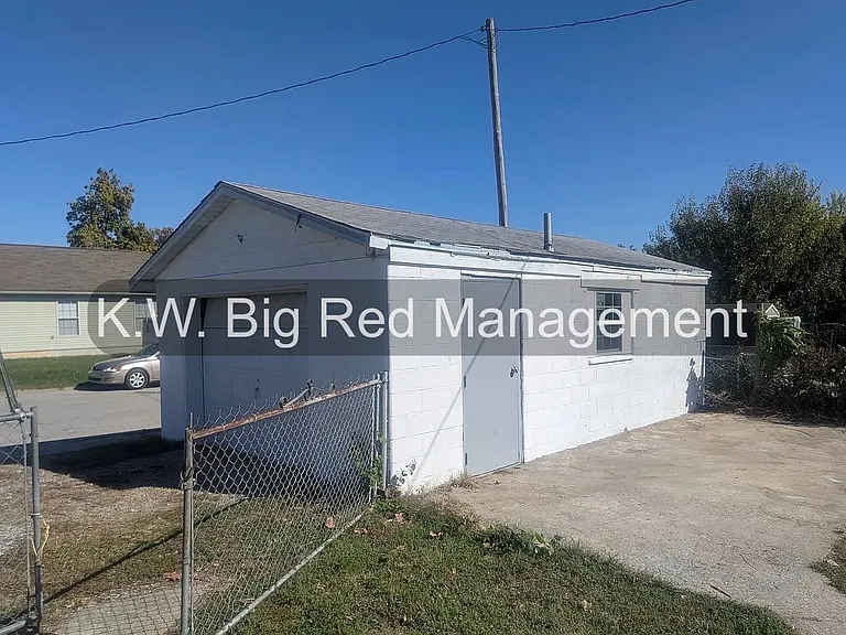 516 Sherley St — Photo 9