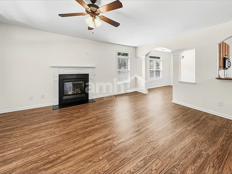 302 Harmony Lake Dr — Photo 8