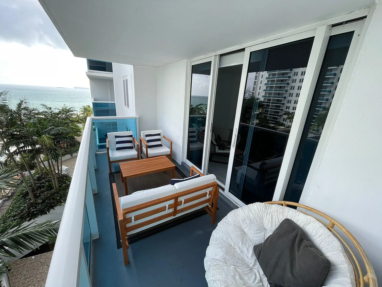 1 bed, 950 sqft, $7,800 — Photo 4