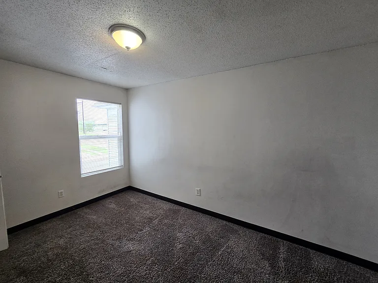 60 Miller Ave SW #12 — Photo 2