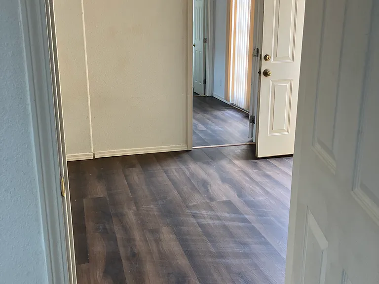 1122 Edith Blvd SE #B — Photo 9