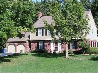 11 Maplecrest Dr, Carmel, IN 46033