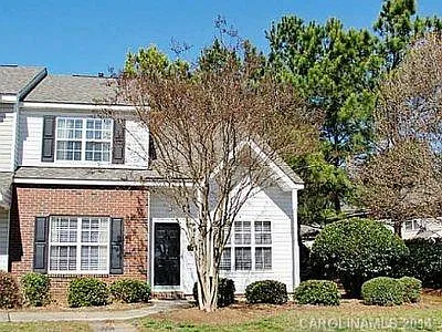 3 bed, 1360 sqft, $3,850 — Photo 1
