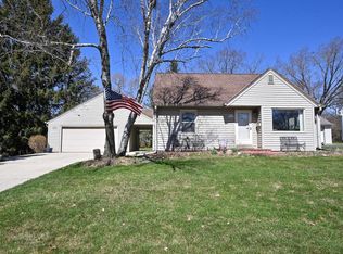 N87W15898 Belleview Blvd, Menomonee Falls, WI 53051
