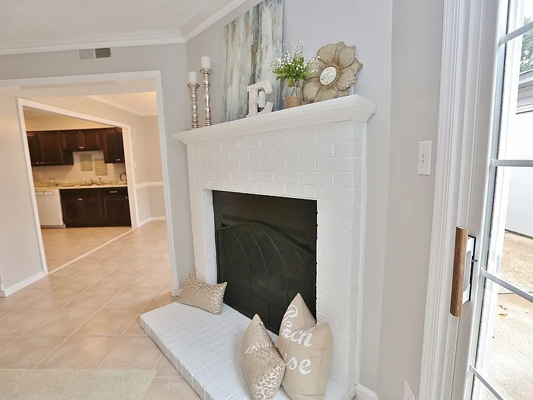 1207 Captain Adams Ct — Photo 4