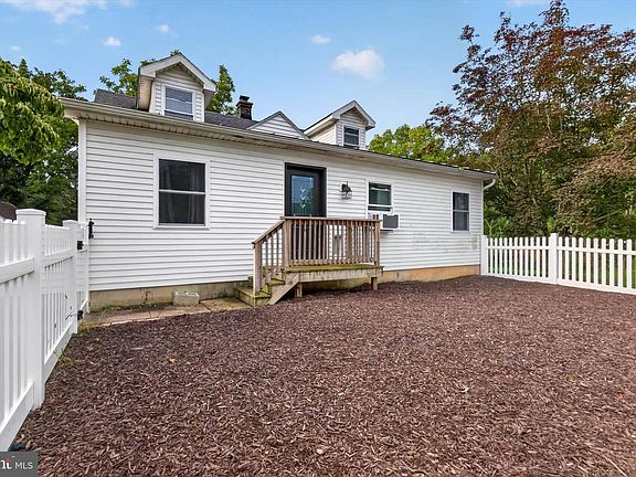 4th image of 413 Pleasantview Rd