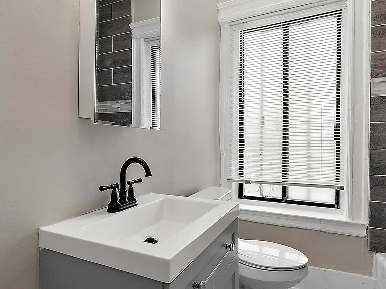 68 E Willis St #7 — Photo 11