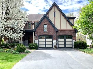 438 W 3rd St, Elmhurst, IL 60126