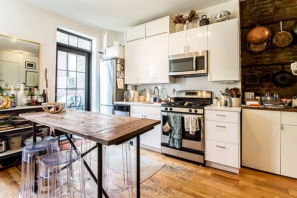 Rented by EXR | media 36