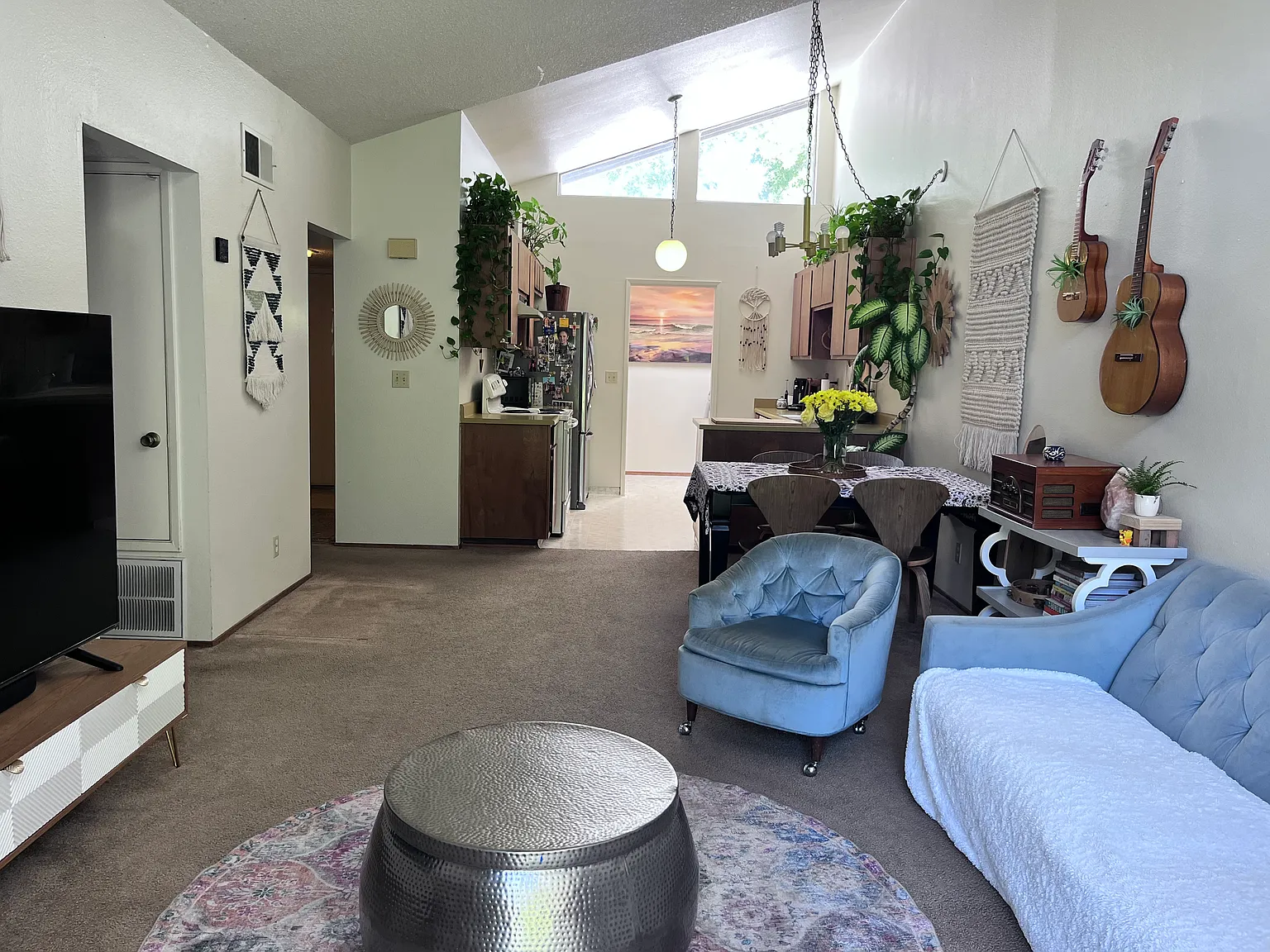 2 bed, 2058 sqft, $2,350 — Photo 2