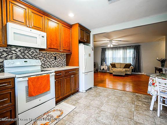 4th image of 129B Farrington Ct