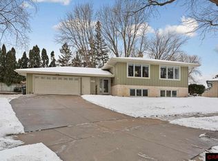 2337 Haling Ct NW, Rochester, MN 55901