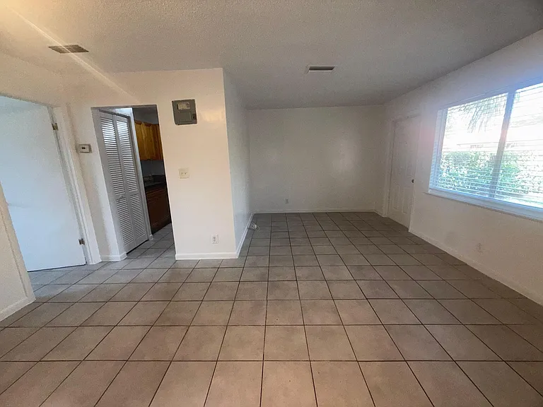 8430 NW 40th St Coral Springs, FL 33065 — Photo 5