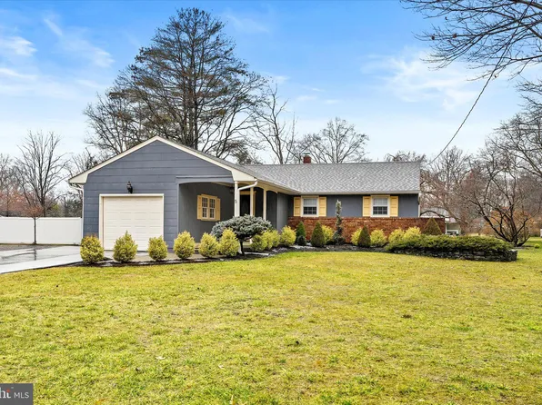 5 Charred Oak Ln, East Windsor, NJ 08520