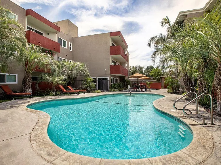 Lombardi Apartments — Photo 10