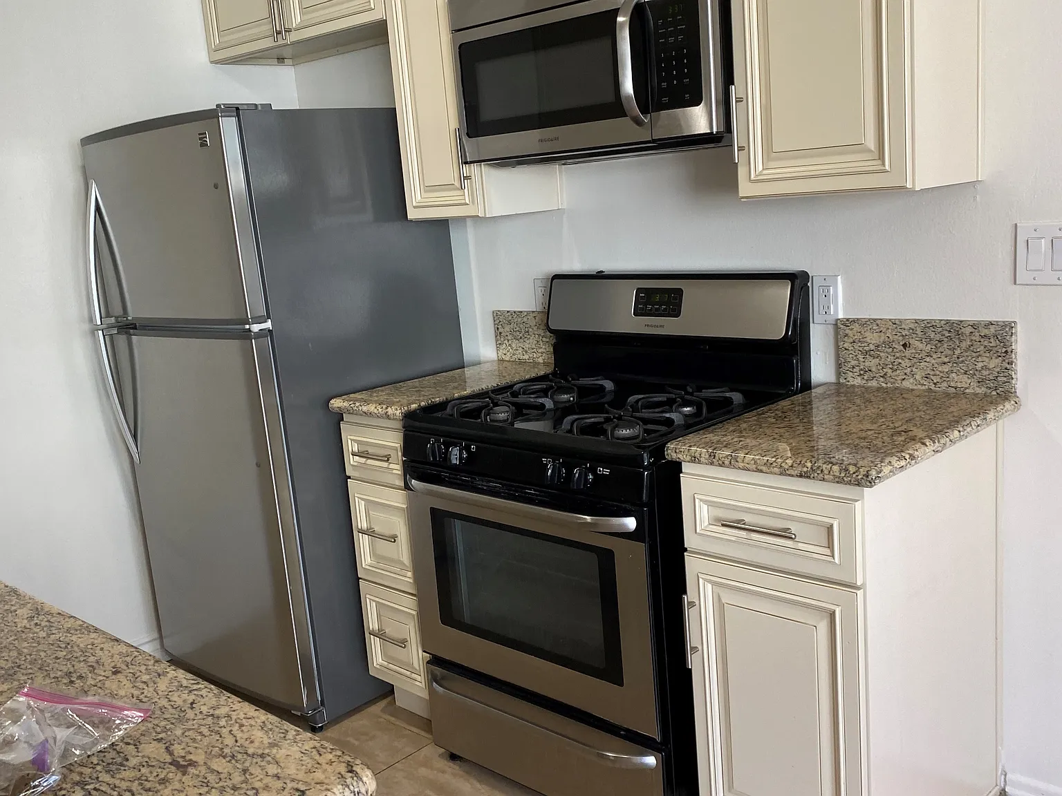 2 bed, 1200 sqft, $2,395 — Photo 3