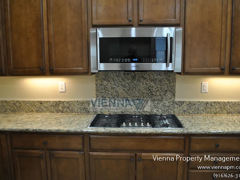 2101 Harpford Dr — Photo 9