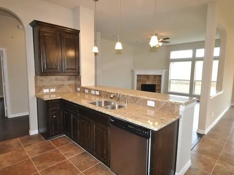 2408 Elm Valley Dr — Photo 11