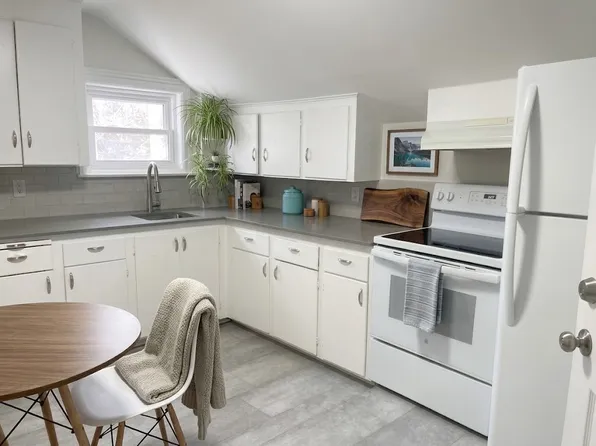 7 Ardaven Pl #7B, London, ON N6C 1H4