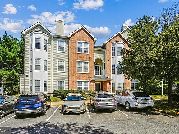 4th image of 4131 Fountainside Ln #J204