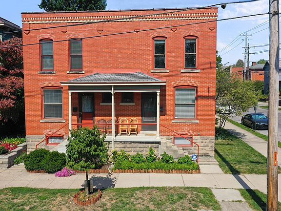 4th image of 172 W 1st Ave