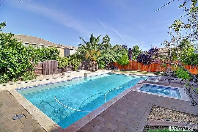 9850 Avellino Way — Photo 4