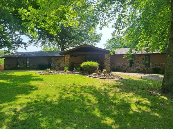 403 Normandy St, Harrison, AR 72601