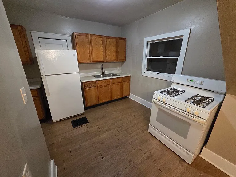 105 Dickinson St SW #2 — Photo 6