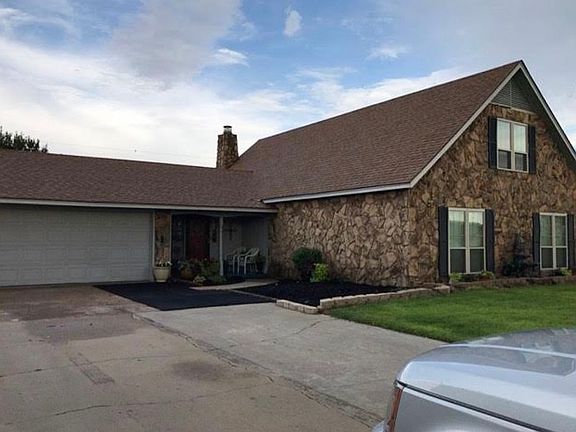 5th image of 1010 Countryside Dr