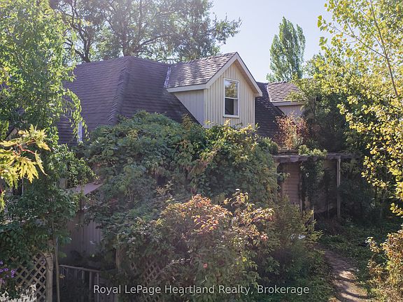 3rd image of 68 Victoria St