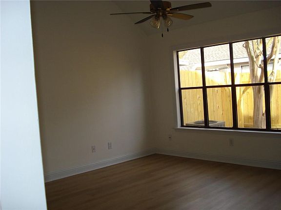 4th image of 406 Cedarwood Dr #406