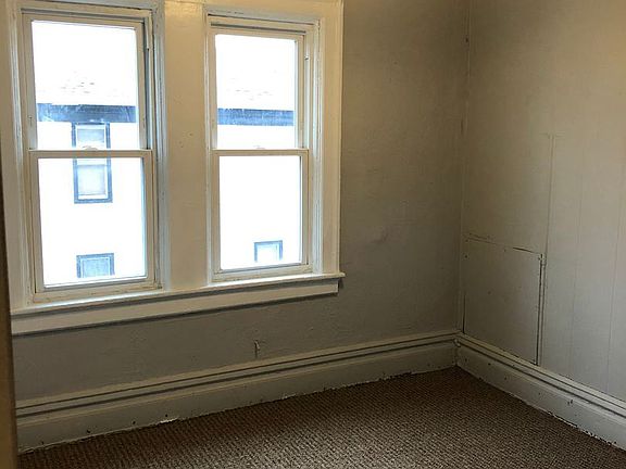 5th image of 3037 A St N #5