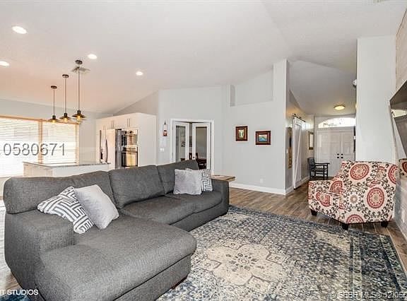 4th image of 10821 NW 35th Pl