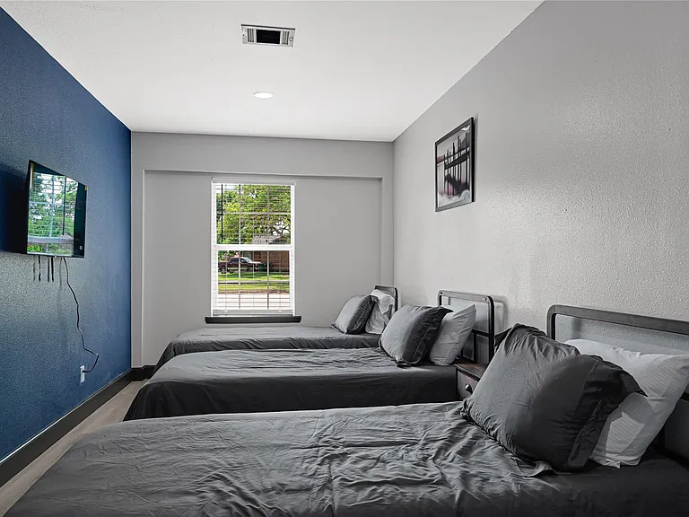 12115 Wood Forest Dr — Photo 37