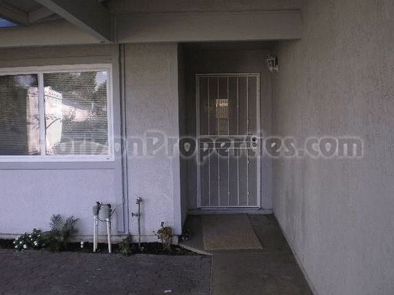 (3) : 7132 Parkvale Way Citrus Heights, CA