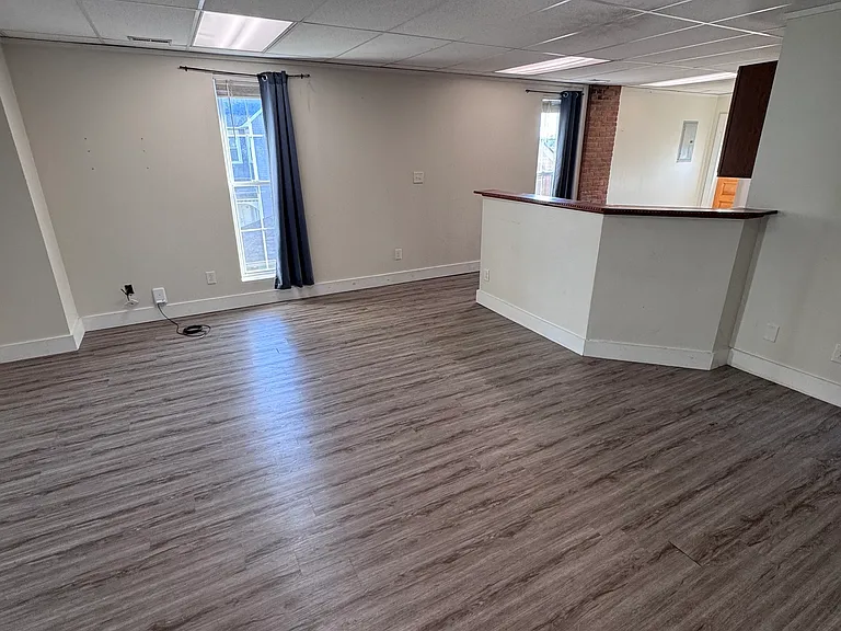 91 N Maple St — Photo 14