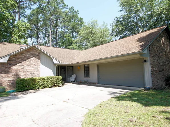 1110 Sandalwood Cir, Niceville, FL 32578