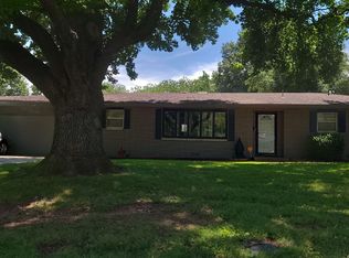 2002 E Greenwood St, Springfield, MO 65804