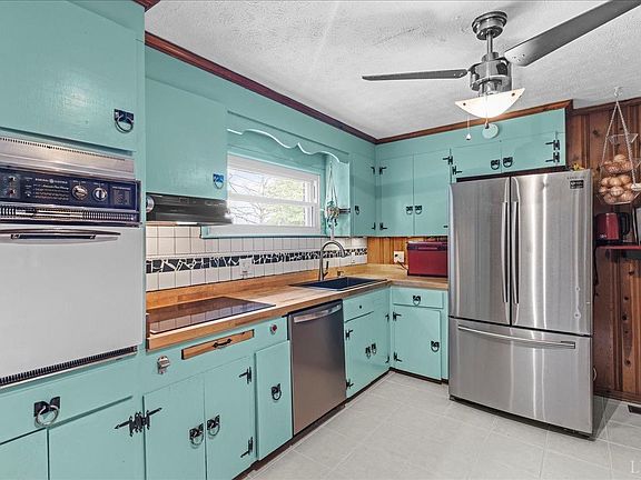 4th image of 66 Shelor Dr