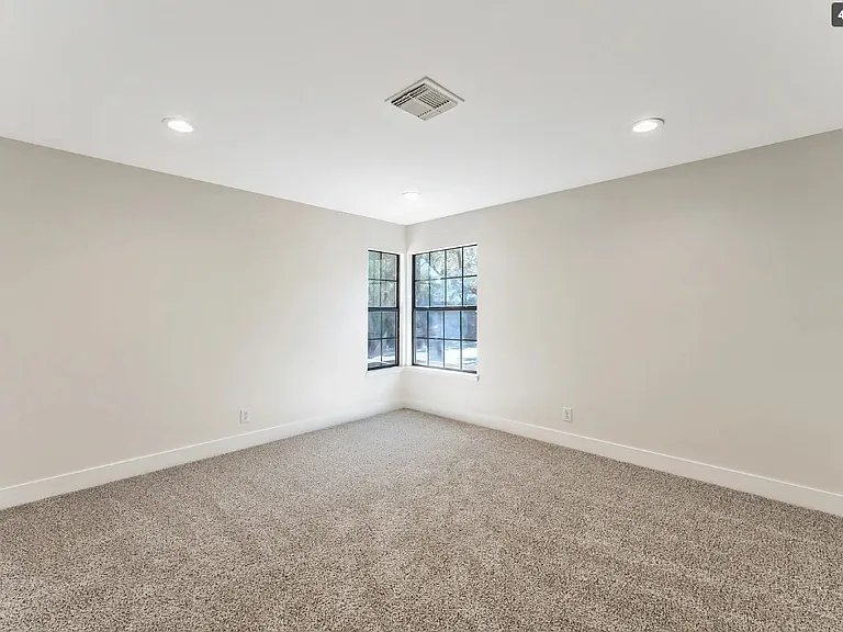 976 Pinehurst Dr — Photo 41