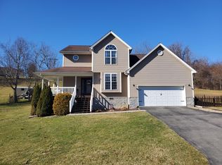 125 Circle Dr, Fayetteville, WV 25840