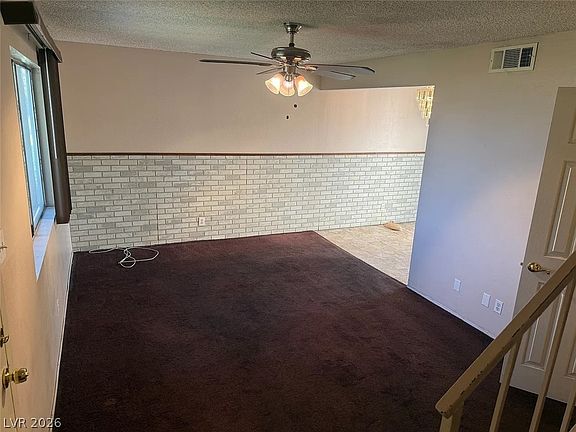 3rd image of 4914 Larkspur St