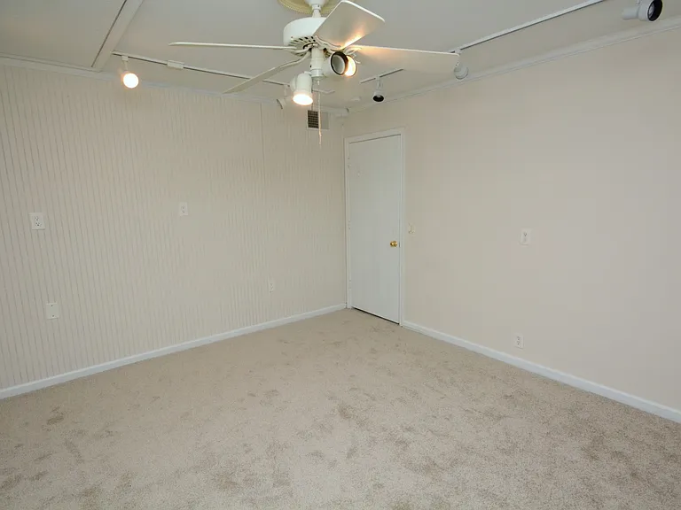 1217 Reardon Cir — Photo 15