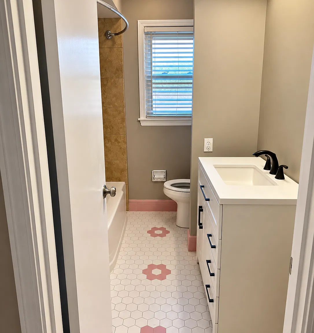 4 bed, 1800 sqft, $2,800 — Photo 4