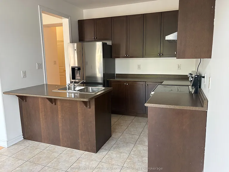 140 Foxwood Rd — Photo 5
