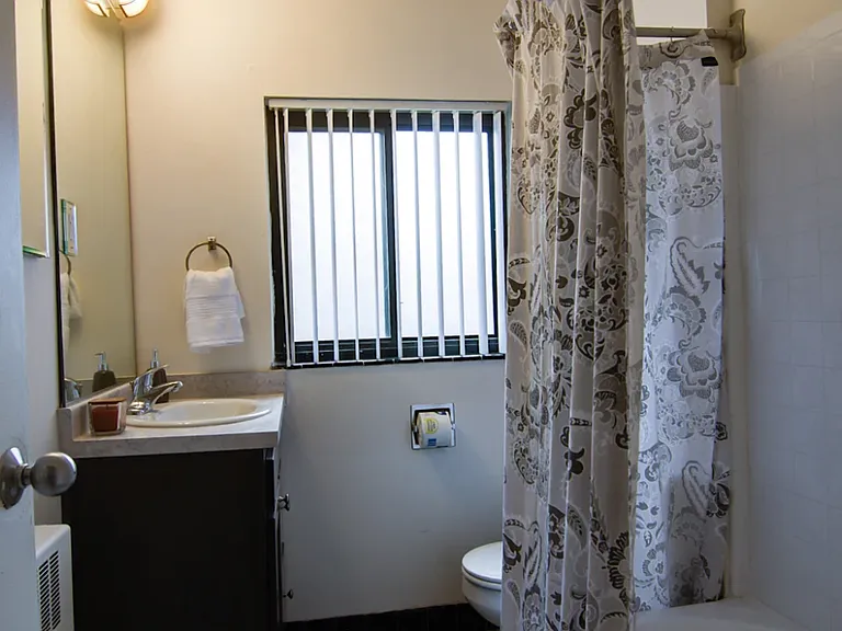 Amber Square Apartments — Photo 6