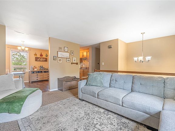 2nd image of 2026 Munich Ave